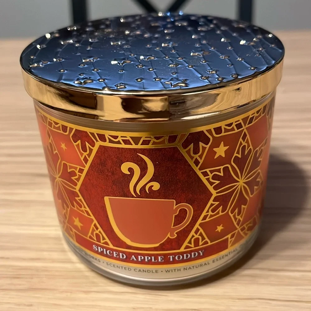 Bath & Body Works 3 Wick Candle. Spiced Apple Toddy.